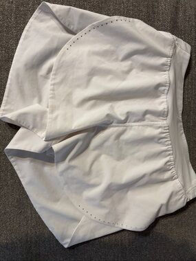 Lululemon Women’s White Activewear Shorts